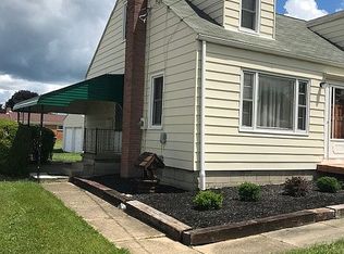 255 Helena Dr, Struthers, OH 44471