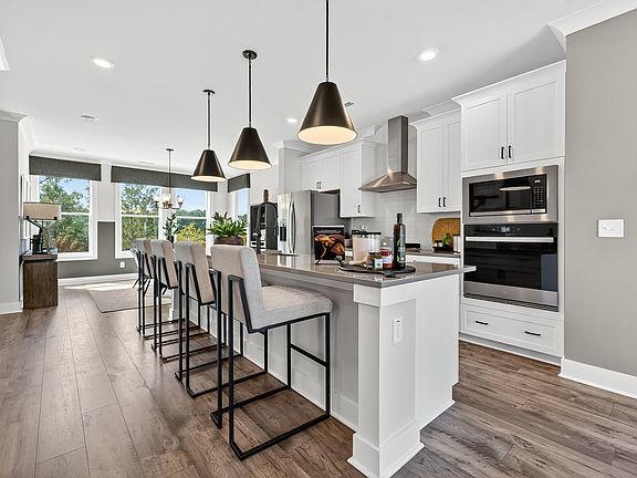 7th image of this home
