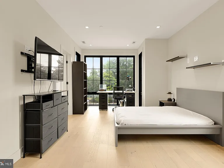 2100 4th St NE #2 — Photo 37