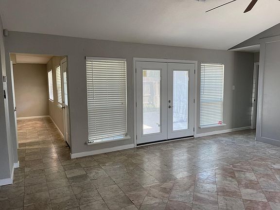 3rd image of 5330 Findlay Dr