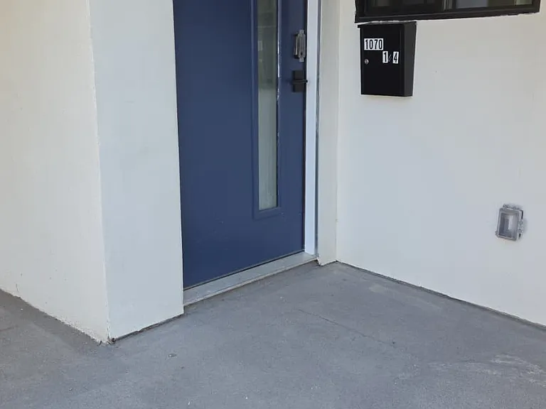 1070 Masselin Ave #1/4 — Photo 6