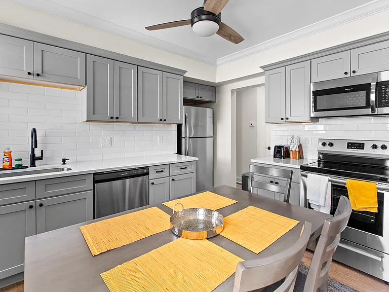 31 Juliette St #2 — Photo 2