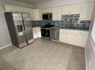 869 S Club House Rd APT 4, Virginia Beach, VA 23452