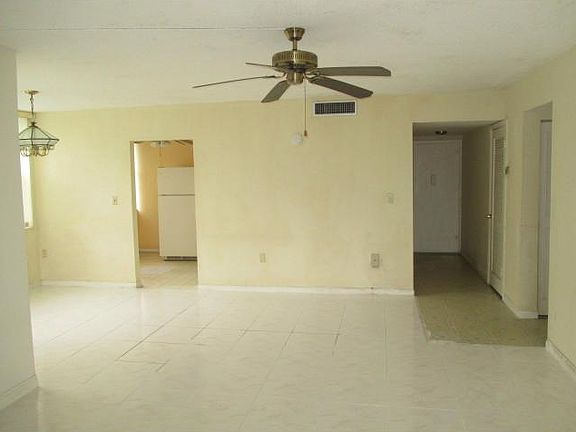 3rd image of 16850 S Glades Dr APT 3G