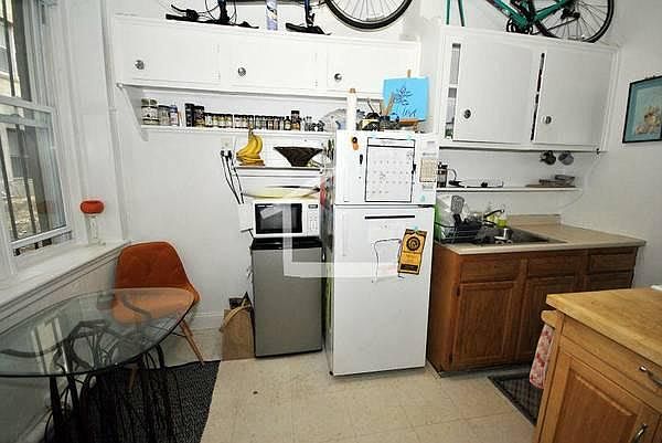 2nd image of 1687 Commonwealth Ave #_002