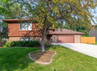 4590 Balsam Ln N, Plymouth, MN 55442