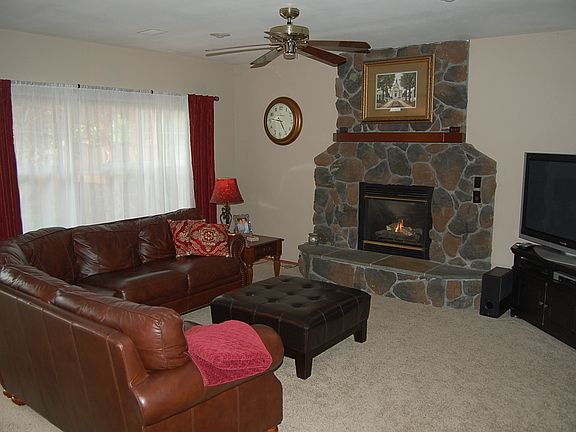5th image of 2745 SW Capital Dr