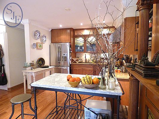 3rd image of 411 Sterling Pl #1