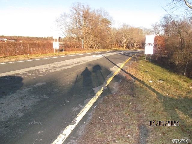 2nd image of Wading River Rd
