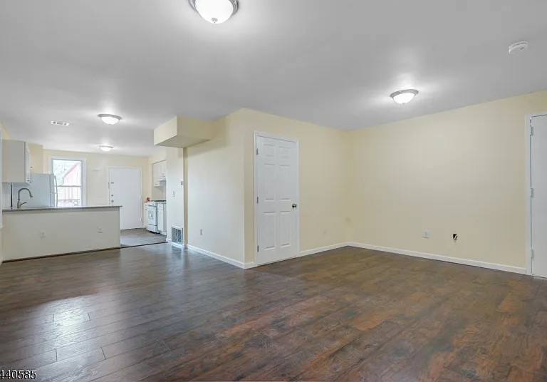 83-85 Summit Ave #3A — Photo 2