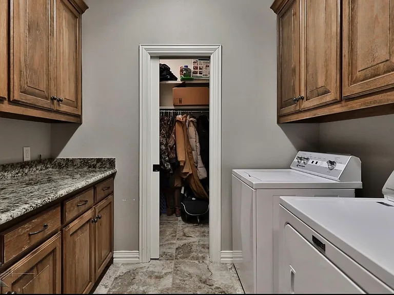 525 Marlin Dr — Photo 11