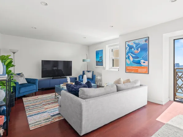 3 Hanover Square image 1 of 13