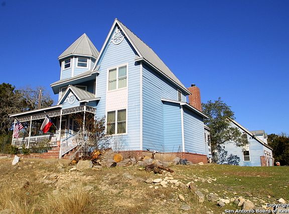 2nd image of 394 Park Dr
