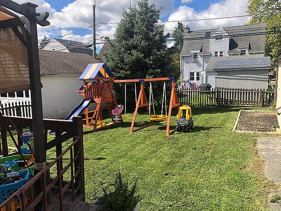 3rd image of 1024 Lindale Ave