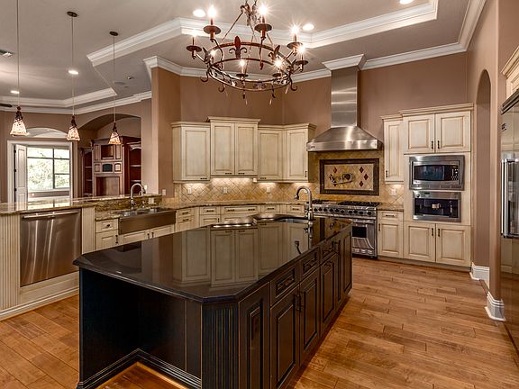 5th image of 7772 Islewood Ct