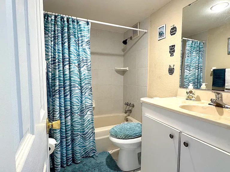 721 S Beach St — Photo 15