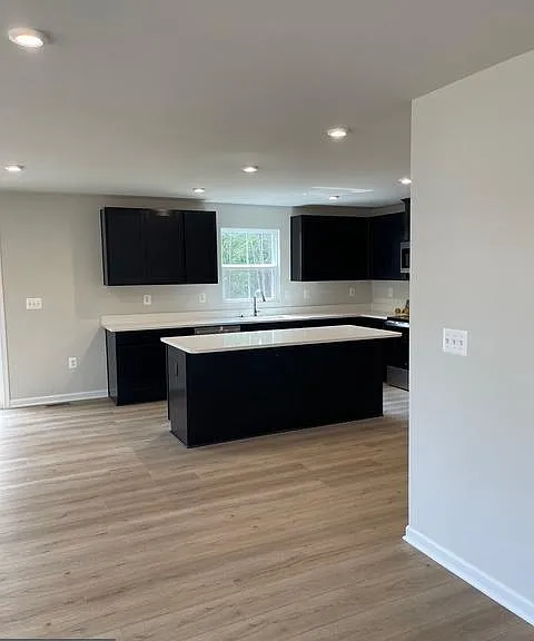 18045 South Village Dr — Photo 8
