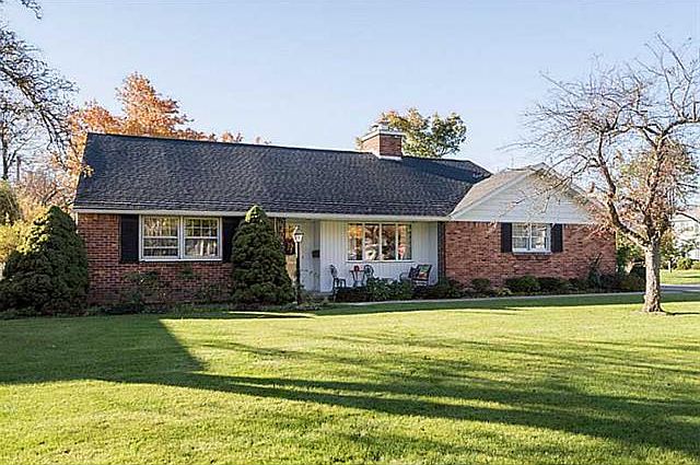 1st image of 134 Dawnbrook Ln