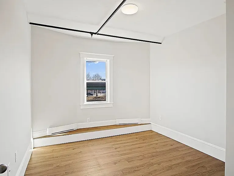 2 Walnut St #2 — Photo 7