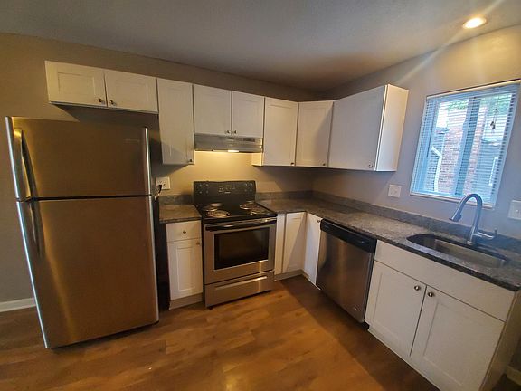 2nd image of 118 W 38th St #5