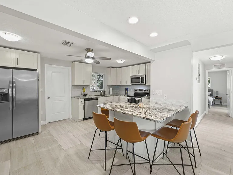 1710 SW 4th Ave — Photo 14