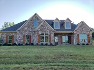 208 Eagle View Dr, Senatobia, MS 38668