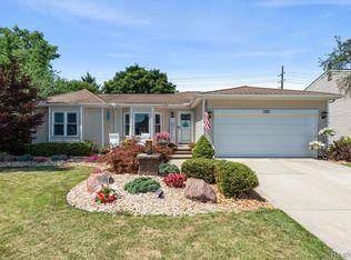 1371 Knightsbridge Rd, Canton, MI 48187