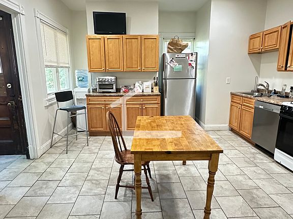 4th image of 27 Orkney Rd