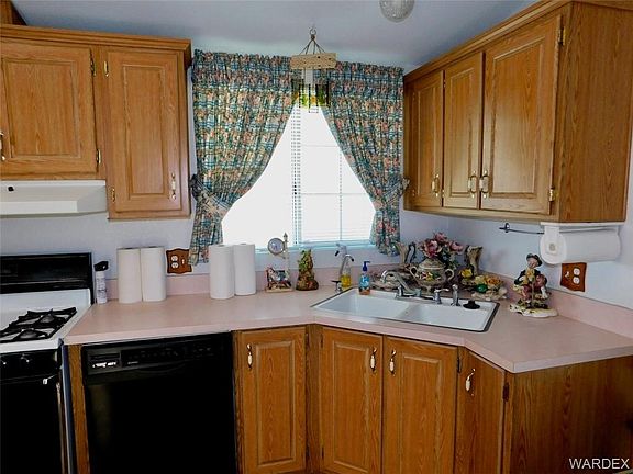 4th image of 1386 Tuthill Ln