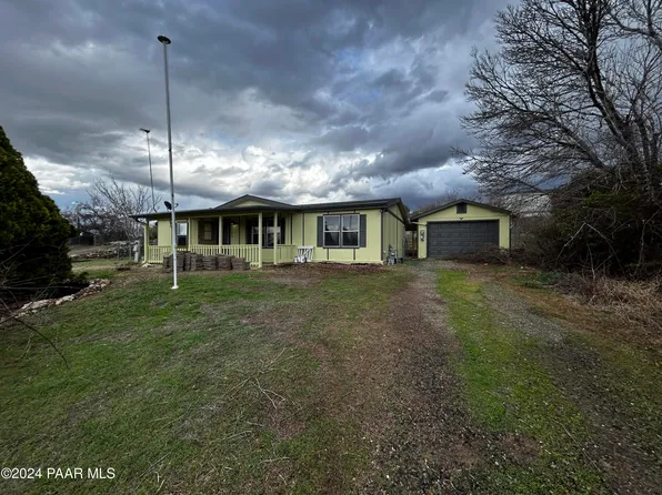 17275 E Lakeview Pl, Mayer, AZ 86333