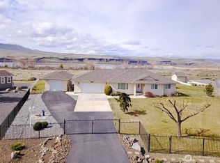 707 Ross Ct SW, Mattawa, WA 99349