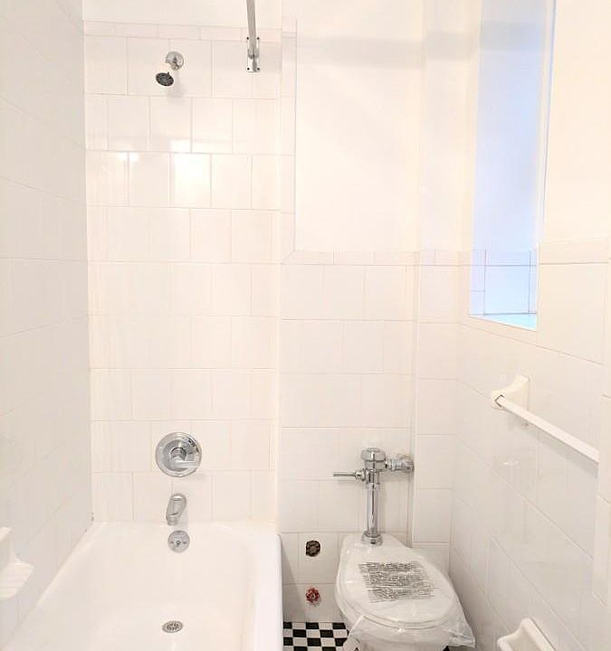 1st image of 305 W 45th St APT 4G