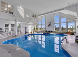 151 SW Country Village Rd NE #2364, Calgary, AB T3K5X5
