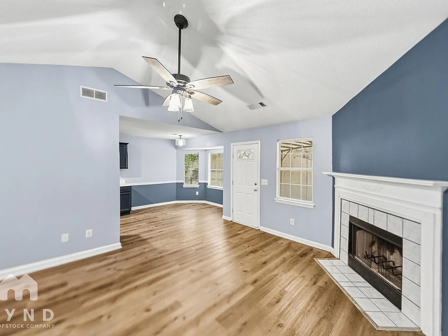 3 bed, 2.0 bath, 1315 sqft, $1,835 — Photo 3
