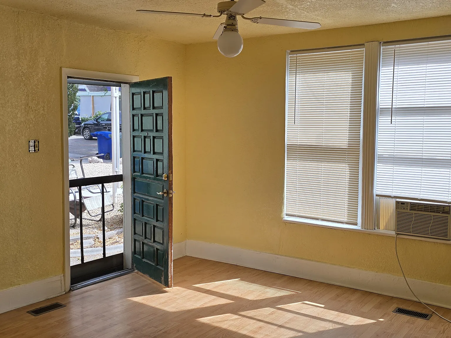 Studio, 560 sqft, $1,400 — Photo 3