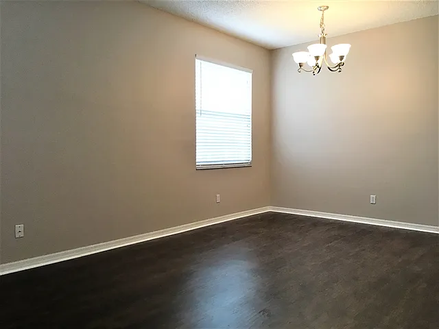 443 Sand Ridge Dr — Photo 3