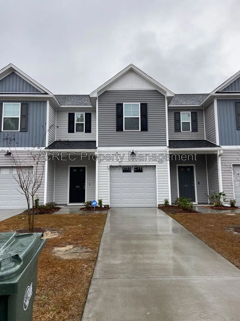 3 bed, 2.5 bath, 1476 sqft, $1,800 — Photo 1