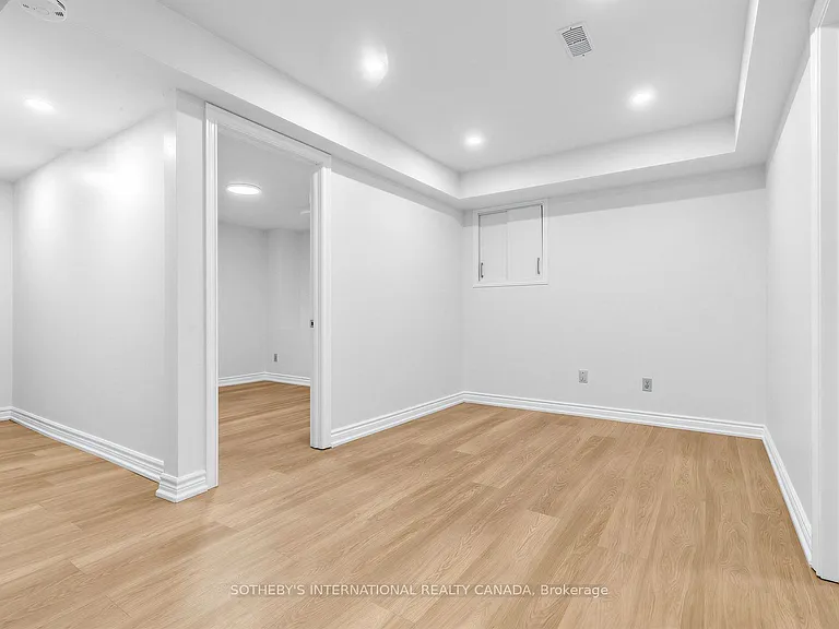 11 Valley Centre Dr #BASEMENT — Photo 24