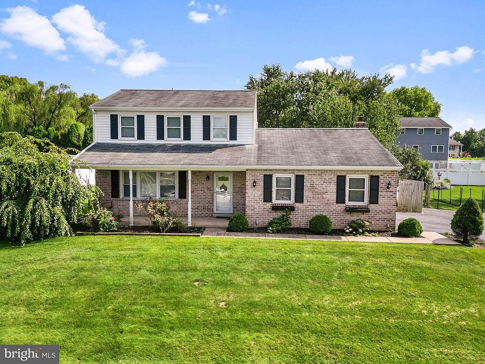 1st image of 2440 Douglas Dr