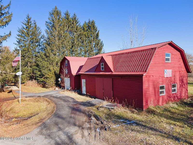 4th image of 350 Sharon Hill Road