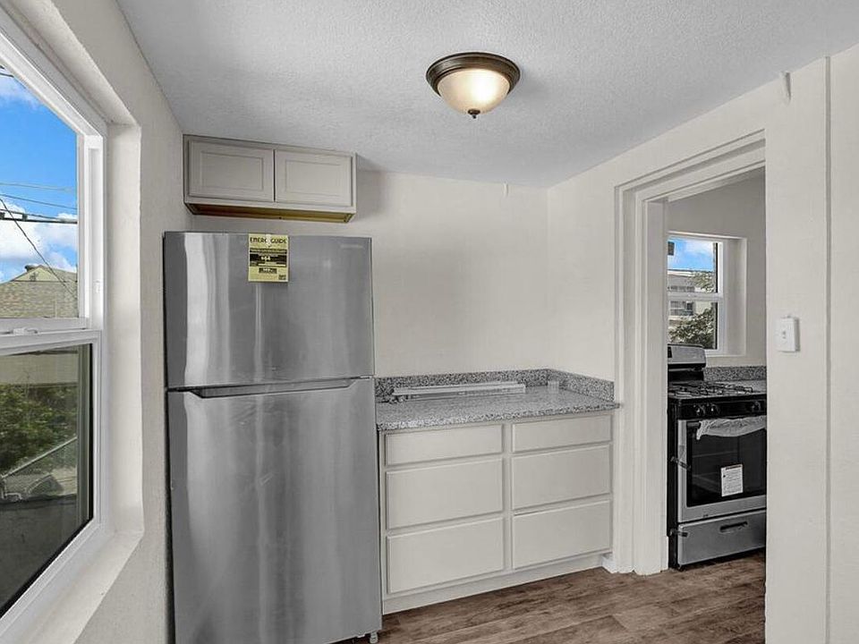 1st image of 1008 E Nevada Ave #3