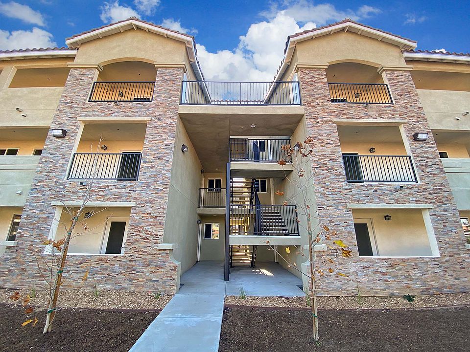 1st image of 515 E Rialto Ave #1