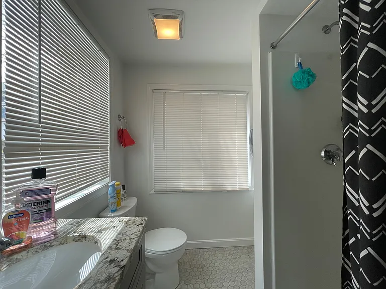 48 Derby St #1F — Photo 9