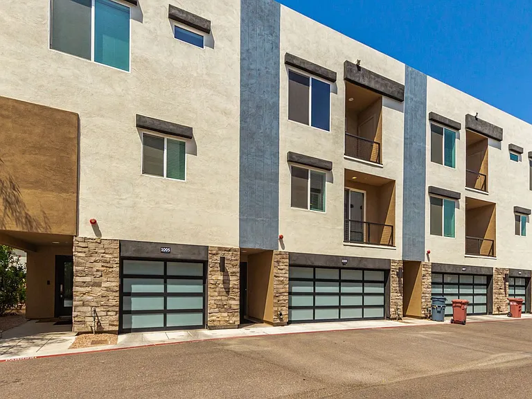 The Aeries Townhome Apartments — Photo 32