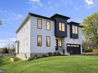 2613 Beacon Hill Rd, Alexandria, VA 22306