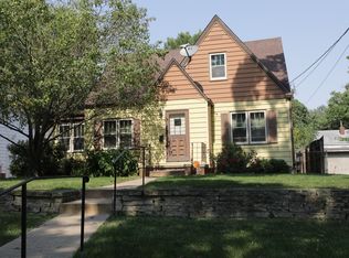 2527 Prospect Rd, Des Moines, IA 50310