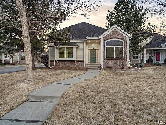3rd image of 1011 S Valentia Street #122