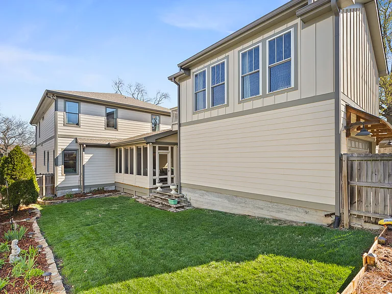 2113B Bernard Ave #B — Photo 11
