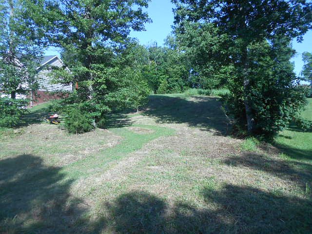 2nd image of 106 Emerald Ct