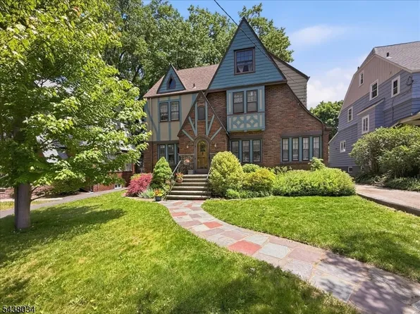 18 Burroughs Way, Maplewood Twp., NJ 07040